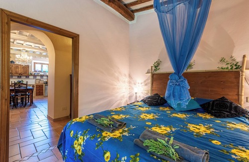 Chiusdino Other | Farmhouse 'Casa Luna' with Shared Infinity Saltwater Pool, Private Terrace and Wi-Fi
