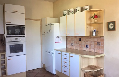 Berric House | Farmhouse heated pool sleeps 11 5 bedrooms
