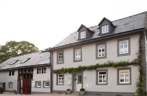 Birkenfeld Apartment | Farmhouse - Holiday home Zur alten Linde