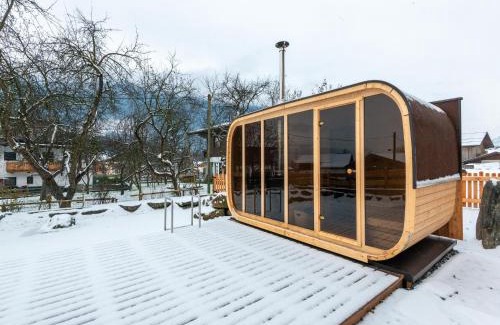 Bramberg am Wildkogel House | Farmhouse in Bramberg with Sauna & Ski Access