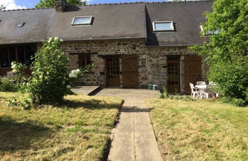 La Chapelle-Erbree House | Farmhouse in the countryside near the Haute Vilaine lake