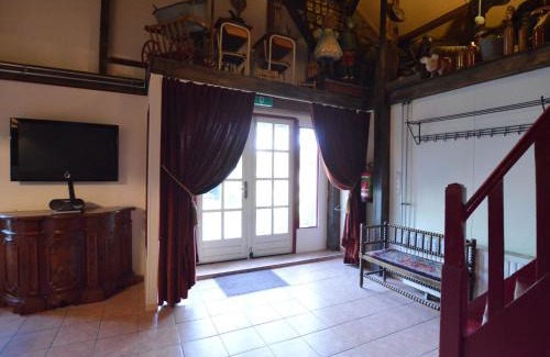 Municipality of Bergen op Zoom House | Farmhouse in Nieuwleusen near Lake and Nature