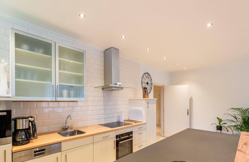 Megchelen House | Farmhouse in the Achterhoek with hot tub and beach volleyball