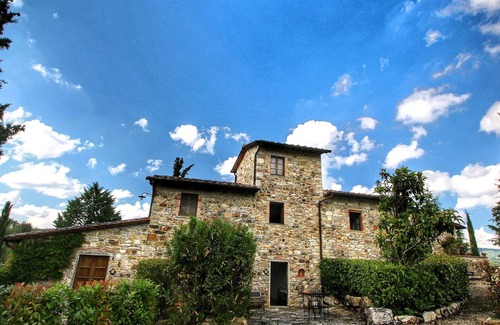 Radda in Chianti House | Farmhouse in Tuscany With Pool and Organic Garden