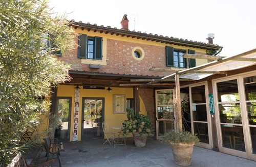 Montecastello House | Farmhouse in Tuscany with Pool & Near Pisa