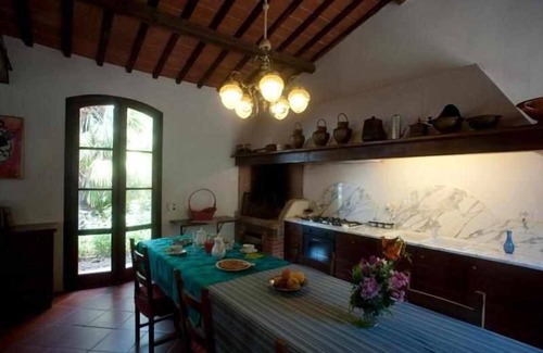 San Giuliano Terme Apartment | Farmhouse La Grotta - Apartment Frantoio