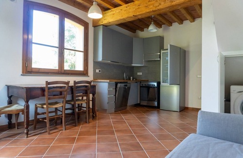 San Giuliano Terme Apartment | Farmhouse La Grotta - Cottage Metato