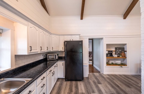 Winesburg House | Farmhouse of Blessings | 2 Bed, 2 Bath