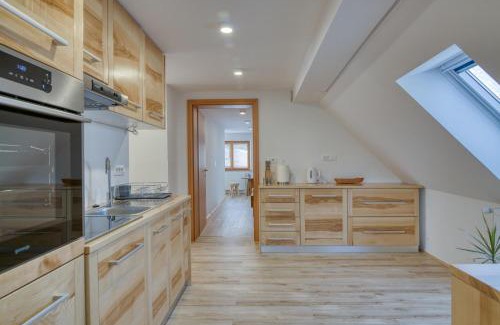 Vransko House | Farmhouse Raspberry Pool&Wellness - Happy Rentals
