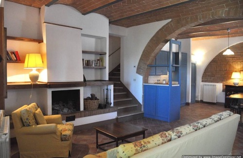 Asciano Apartment | Farmhouse rental Tuscany