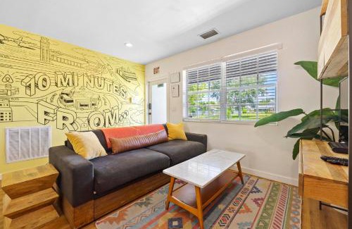 Little Ranches House | Farmhouse style Home- near Hollywood Beach/Hot Tub!