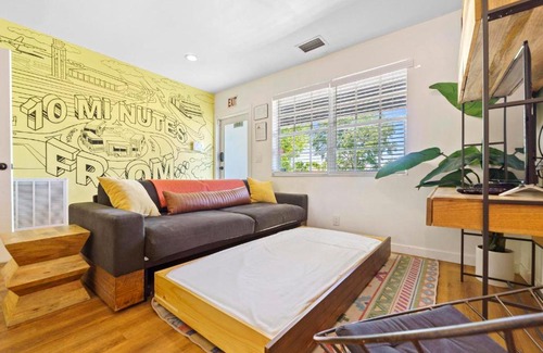 Little Ranches House | Farmhouse style Home- near Hollywood Beach/Hot Tub!