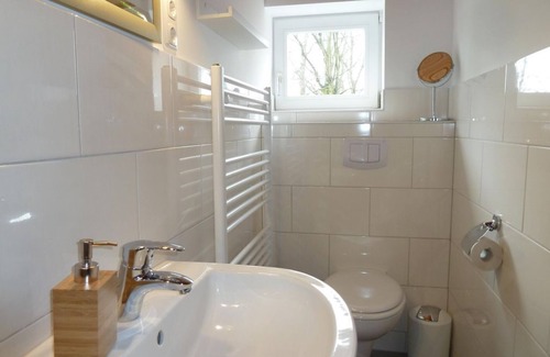 Garding Other | Farmhouse vacation apartment To'n Hofplatz - Hof Herzleuchten, Family Groth