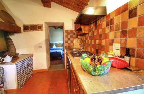 Castiglione d'Orcia House | Farmhouse With Pool, Views