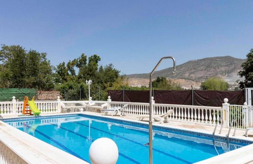 Padul Villa | Farmhouse with large garden, large pool