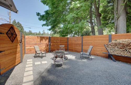 Birch Bay House | Farmhouse with Private Hot Tub Less Than 1 Mile to Birch Bay