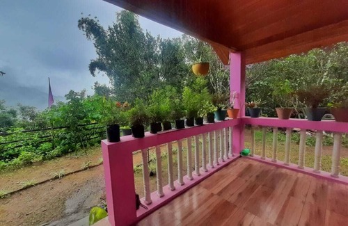 Turuk Cottage | Farmstay @ Chhota Mungwa, Darjeeling For Family, Friends & Furry Friends.