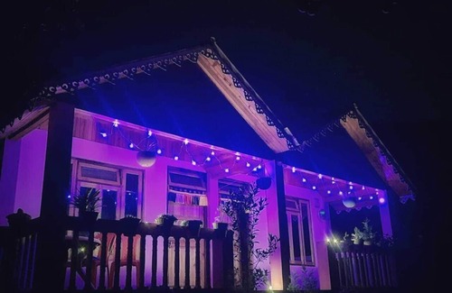 Turuk Cottage | Farmstay @ Chhota Mungwa, Darjeeling For Family, Friends & Furry Friends.