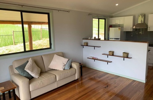 Ellenborough Cottage | Farmstay cottage