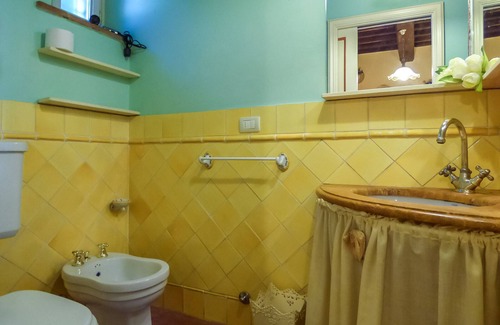 San Michele di Moriano Apartment | Farro, apartment in a small wine farm with swimming pool