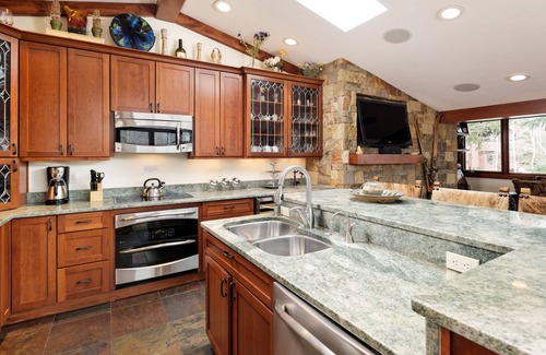 Aspen Condo | Fasching Haus Condominiums by Frias
