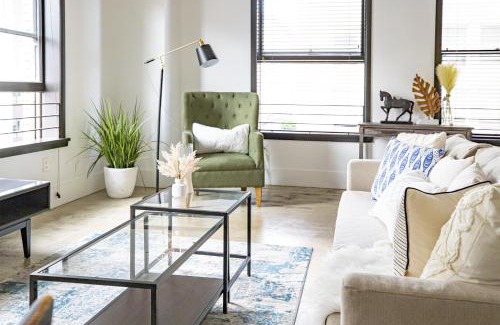 Historic Core Apartment | Fashion Loft 2 bedroom Downtown
