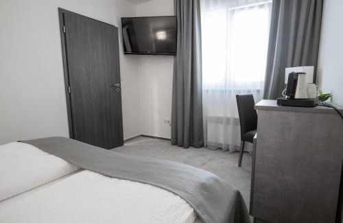 Hunerbach Hotel | Fast Lane Hotel