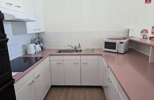 Mollymook Beach Apartment | Fathoms 1 Summary: Gr