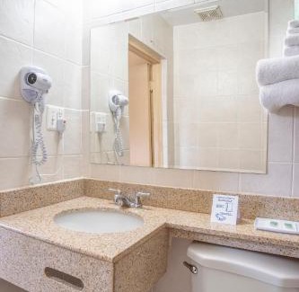 Sarnia Hotel | Faulds Motel