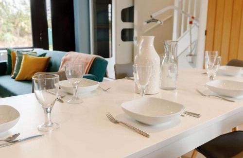 Moreton Valence House | Fawn Cottage disabled adapted 3 bedroom hot tub