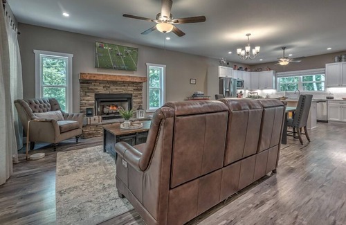 Blairsville Cabin | Fawn'd Memories - Hot Tub | Fire Pit | Gas Grill