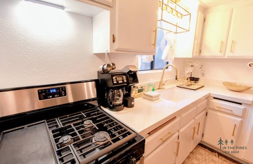 Fawnskin Cabin | Fawnskin Forest Cabin 2BR Fireplace and BBQ Pet Friendly Near Lake