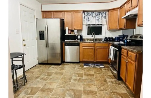 Fayetteville House | Fayetteville, NC, close to I-295 and Fort Bragg