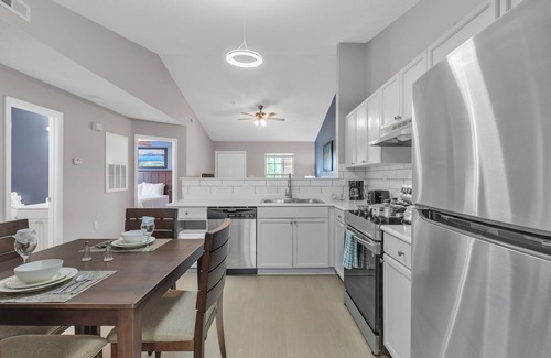 Westover Apartment | Fayetteville Oasis I Modern & Comfy I Pool (cb)