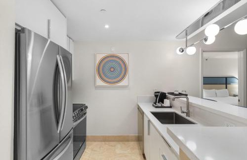 Mid Beach Resort | FB Miami Beach Tresor Private Luxury Suites