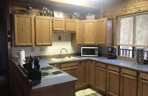 Featherville Cabin | Featherville Mountainside Cabin (Great for families) 4 bedroom + 1 loft