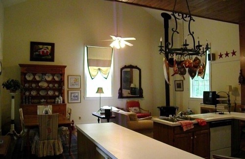 Pittsfield House | Featured in a Home & Garden TV Special 30 South Mountain Road