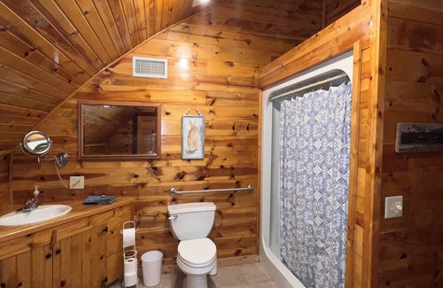 Viroqua Condo | Feed Mill Lodge