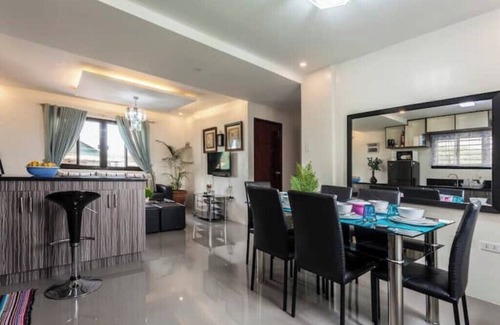 Malolos City House | Feel d' breeze, Excellent Privacy Secured-Spacious