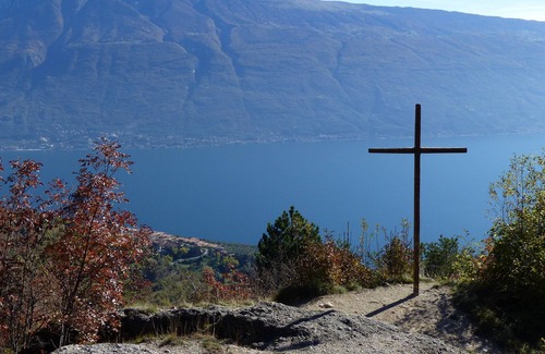 Aer Apartment | Feel good in the green, view of the lake, ideal for cycling and hiking, WiFi