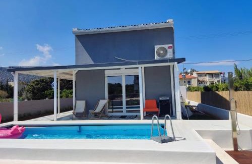 Schinias Villa | Feel like Home Pool Villa