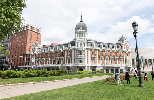 Moncloa - Arguelles Apartment | Feelathome Madrid Suites Apartments