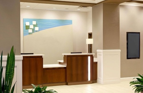 College Park House | Feels Just Like Home! Short Drive to Georgia Aquarium, Pet-Friendly!