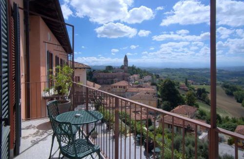 Monforte d'Alba Apartment | Felicin - Palazzo Boeri Panoramic Suites