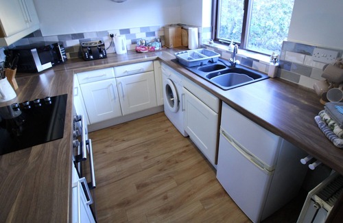 Allithwaite Cottage | Fell View close to Lake Windermere with leisure club included.