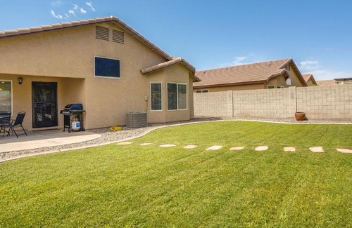 Fletcher Heights House | Fenced Backyard and Fire Pit Bright Peoria Home!