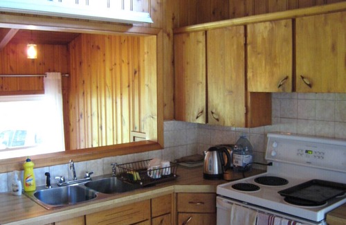 Fenelon Falls Cottage | Fenelon Falls Getaway Waterfront Cottage
