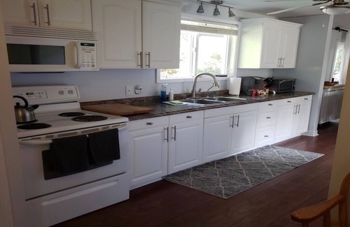 Baddow Cottage | Fenelon Falls Riverside Cottage
