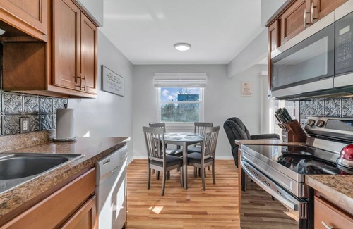 Lake Fenton Apartment | Fenton Flats- Suite 2 With On Site Hot Tub and Personal Garage