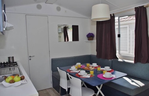 Balatonfured House | Ferienanlage Balatontourist Füred Mobilehome Happy Easy für 6 Personen